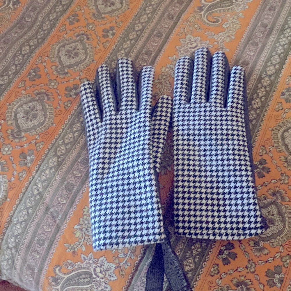 Zara Houndstooth Checked Women’s Gloves Size M-Never Worn!
